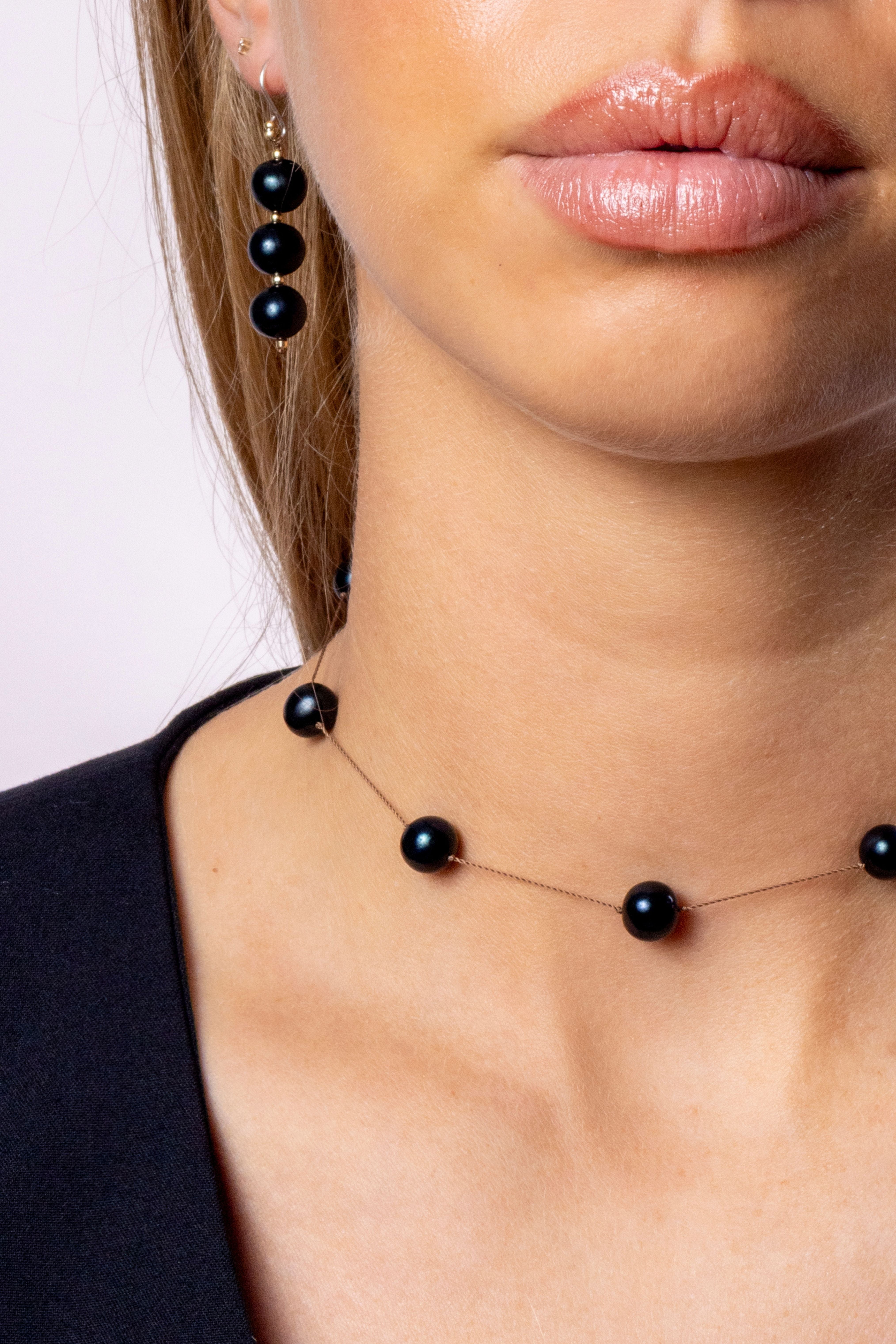 FLOATING BLACK PEARLS | OORBELLEN